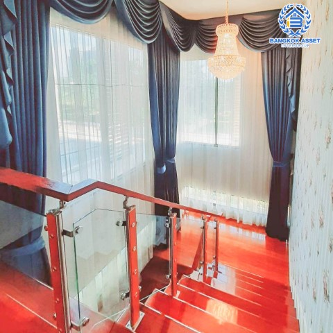 *****บ้านเดี่ยวมือสองย่านนนทบุรี ม.เพอร์เฟคมาสเตอร์พีช เซนจูรี่ รัตนาธิเบศร์ #หลังมุม เนื้อที่กว้างขวางจุใจสุดๆ ถึง 205.3 ตร.ว. ฟังก์ชันจัดหนักถึง 6 ห้องนอน6 ห้องน้ำ 4 ที่จอดรถ คฤหาสน์หรูหรา สไตล์โมเดิร์น มีระดับทันสมัย บนทำเลติดถ.รัตนาธิเบศร์  ใกล้รถไฟฟ้าสายสีม่วง "สถานีไทรม้า" และทางด่วน